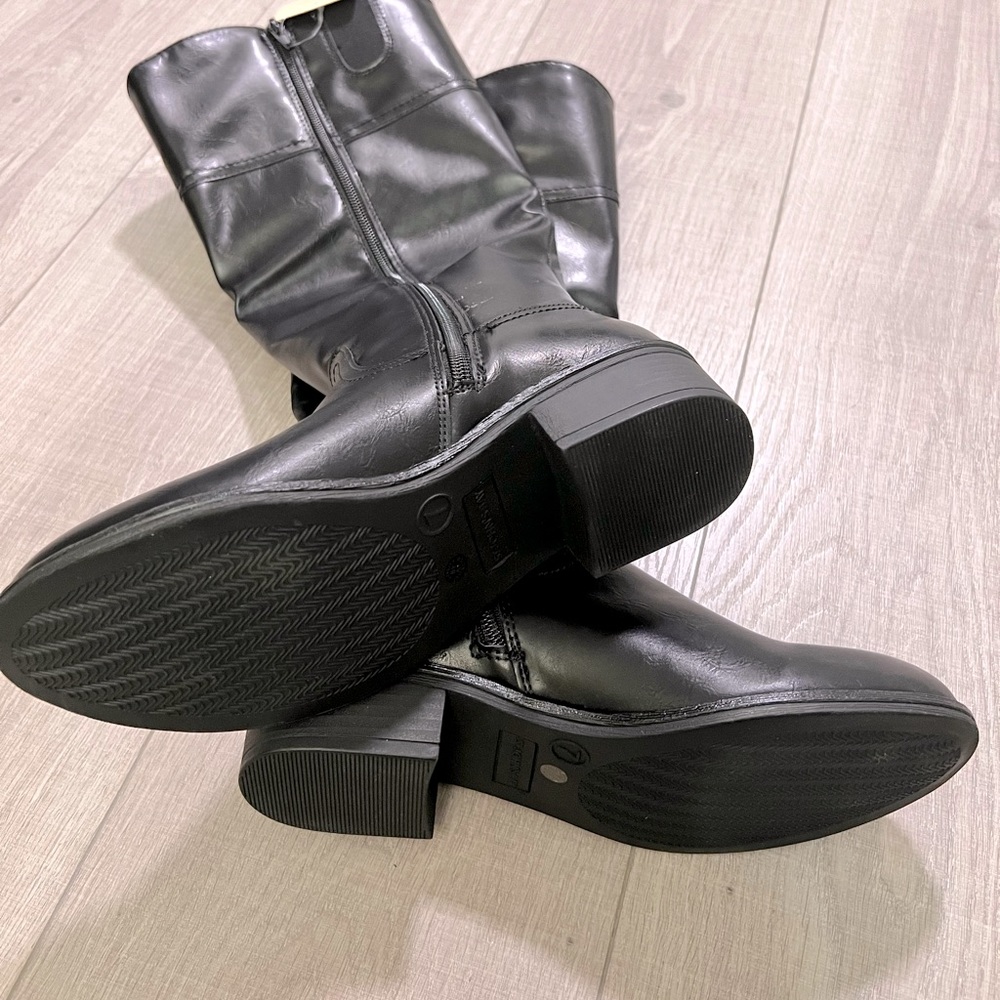 St. John’s Bay boots